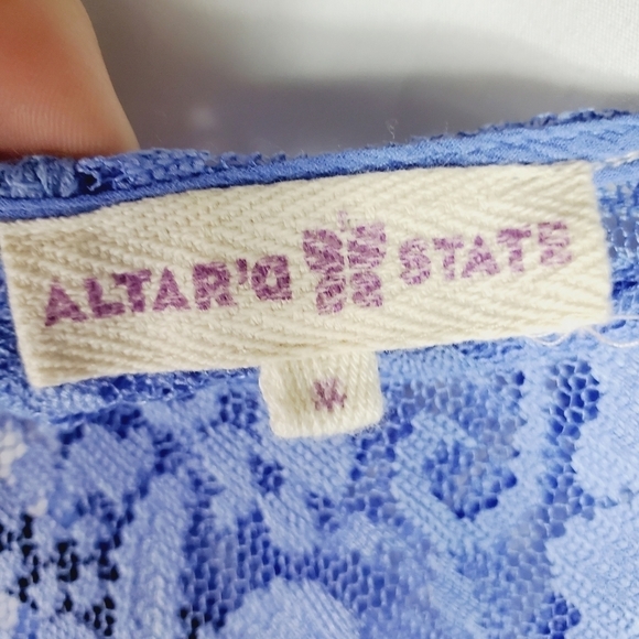 Altar'd State lace and crochet open back sleeveless shirt periwinkle Size Small - Picture 7 of 8